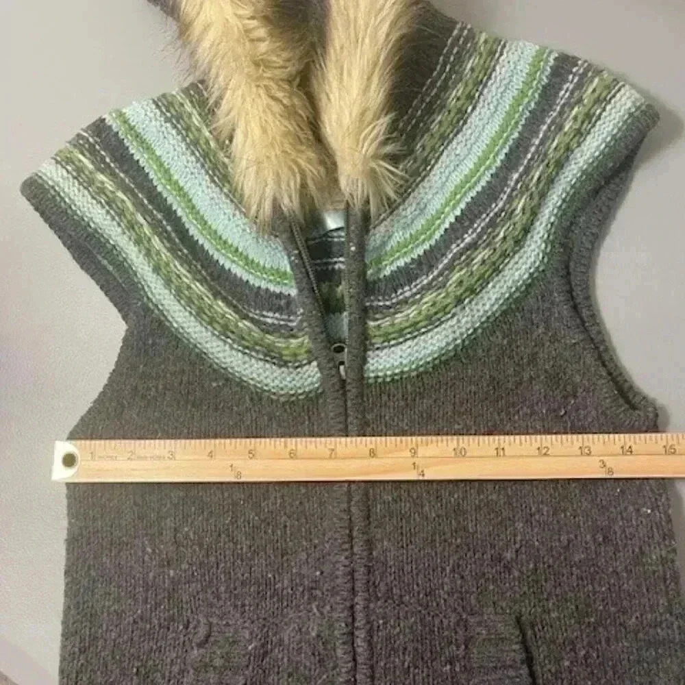 Vintage 90's Old Navy Lambswool Blend Knit Fur Trim Hood Cap Sleeve Seater Vest - Picture 6 of 8